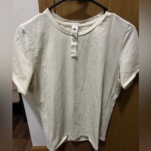 Lululemon Cream Short Sleeve Tee